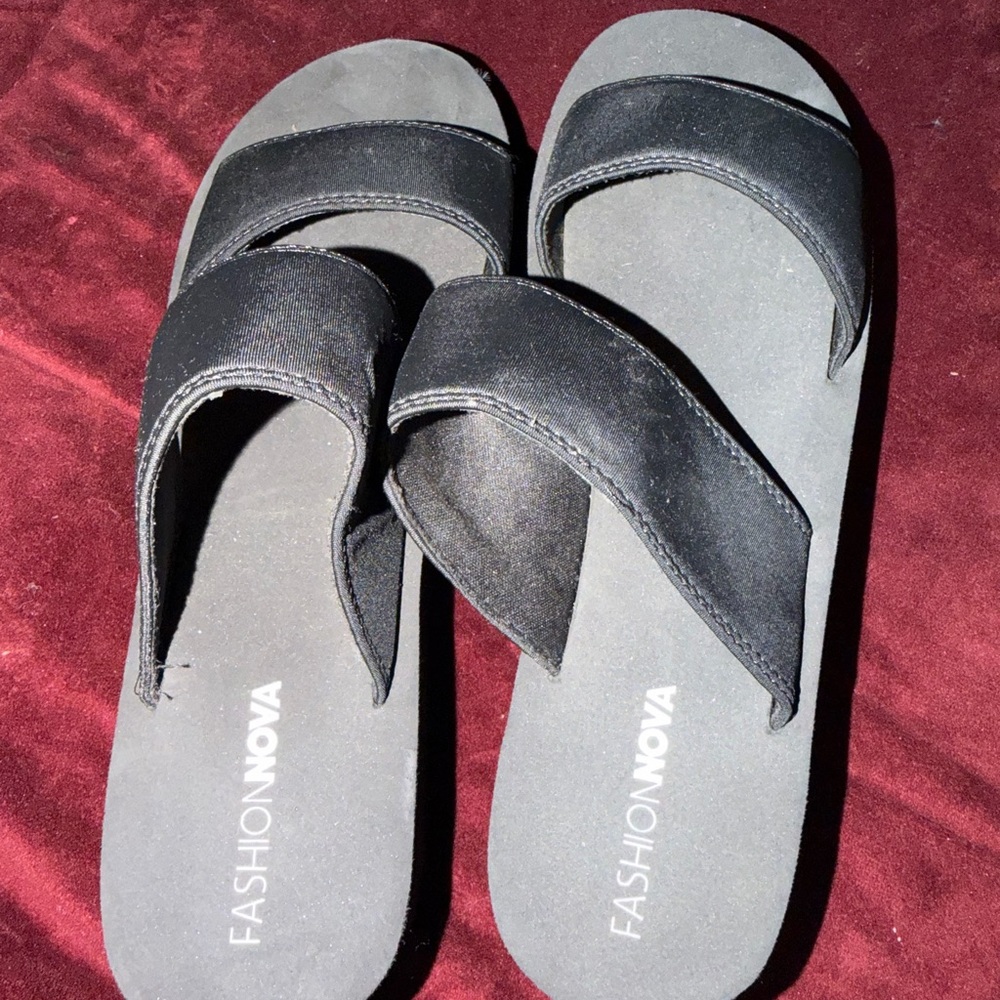 Fashion Nova Classic Black Slides